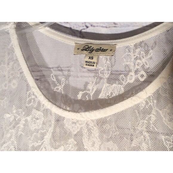 Lily Star Women’s Top Cream Cottage Core Romantic Lace Overlay Lined Soft Sz XS - Picture 2 of 6